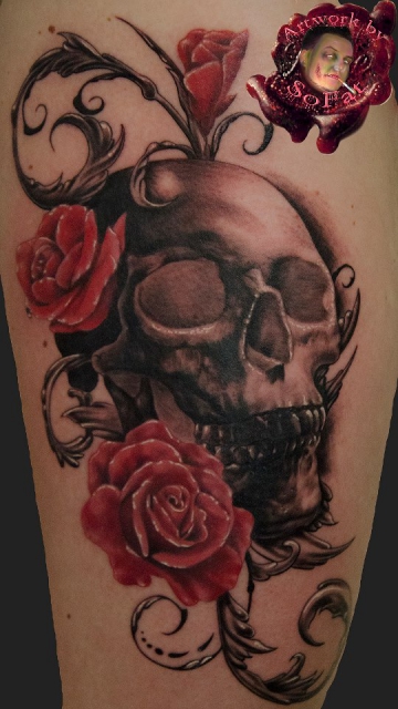 Frauen Tattoo Totenkopf