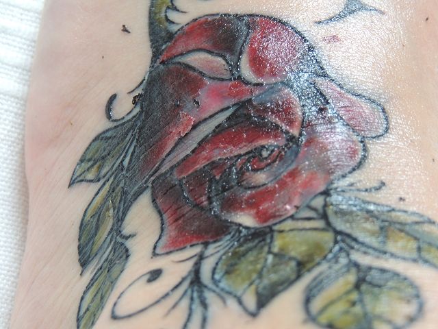 cover auf dem fuß es blättert sich die farbe ab ( TattooBewertung.de
