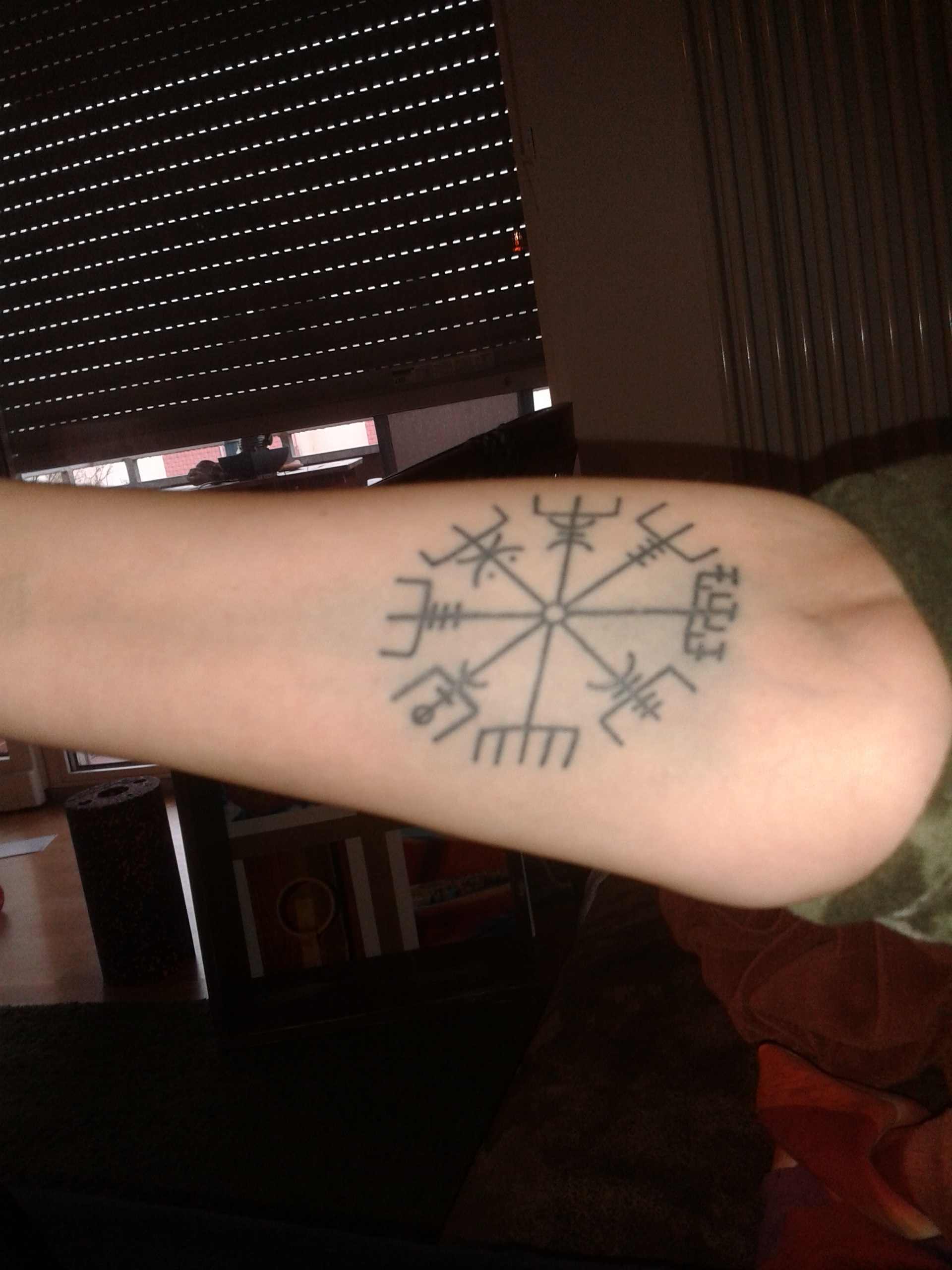 Blowout oder blauer Fleck TattooBewertung.de