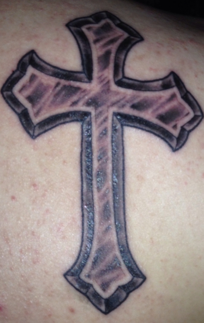 Kreuz tattoo 1Tag alt 