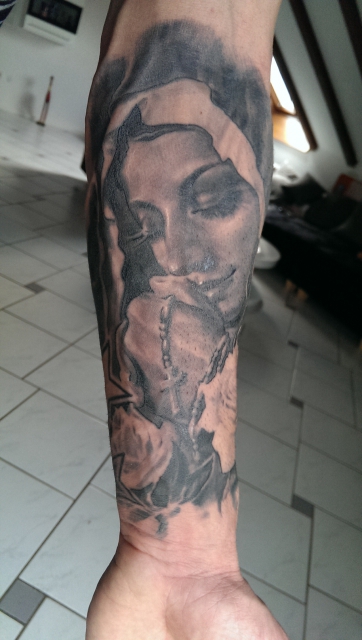 madonna-Tattoo: Heilige Madonna