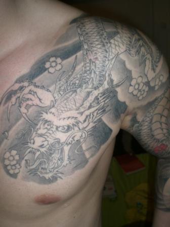 Drache mit Oni und Geisha