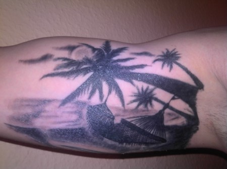 sonne-Tattoo: Sonne Strand und Palmen