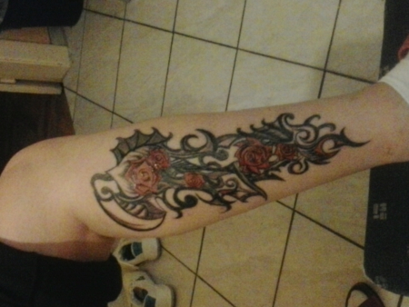 Tribal mit Rosen