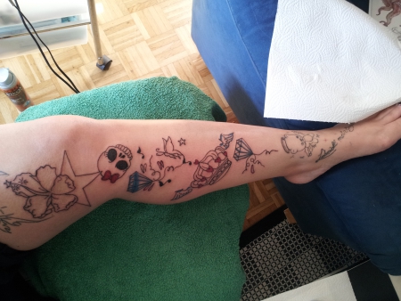 Bienchen007 Bein Tattoos Von Tattoo Bewertung De