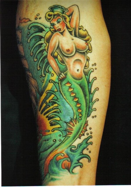 meerjungfrau-Tattoo: Das Gegenstück vom Schiff