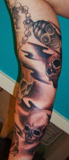 totenköpfe überall