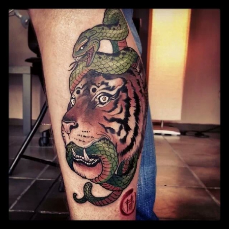 Tiger and snake (done by Bunshin-katsumi) 