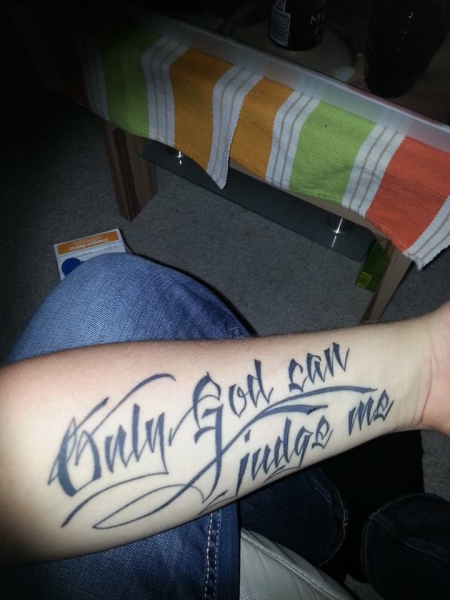 Schraubenmann Only God can judge me Tattoos von TattooBewertung.de