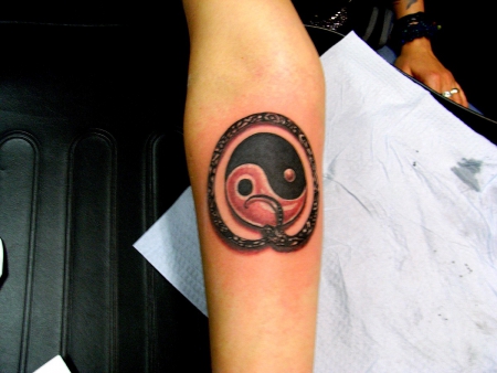 Ying Yang mit Ouroboros