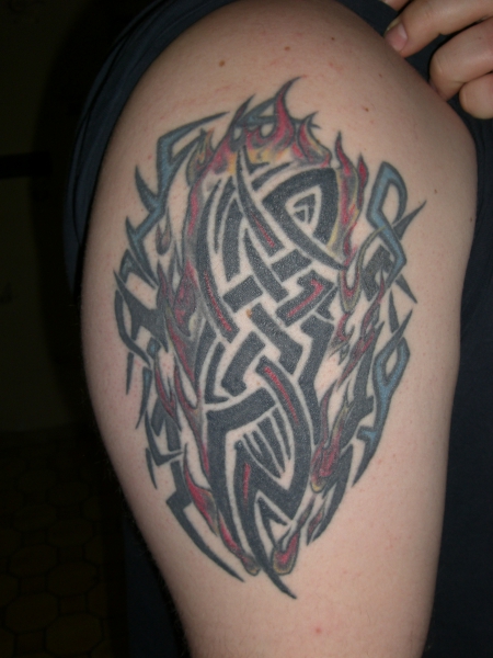 Altes Tribal