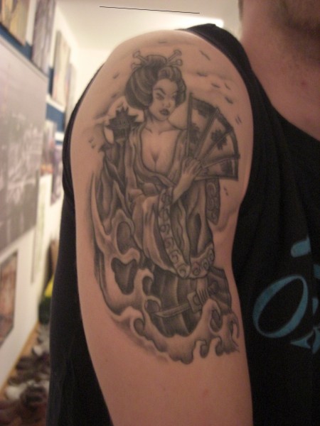 Geisha Oberarm