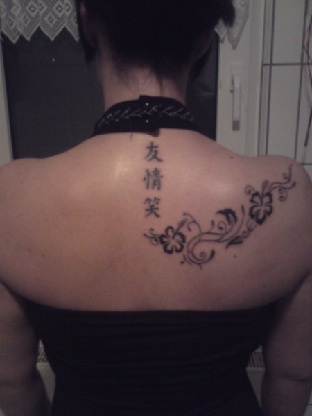 Mein erstes Tattoo,Chin. Zeichen u. HIBISKUSBLÜTEN!!!!!!!