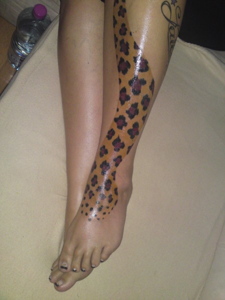 Leopardenmuster Fuß
