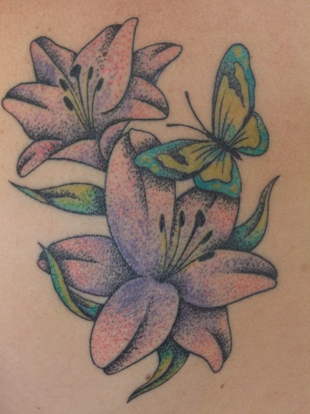Dotwork-Lilien und Schmetterling