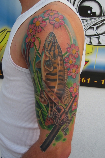 kirschblüten-Tattoo: FISCH