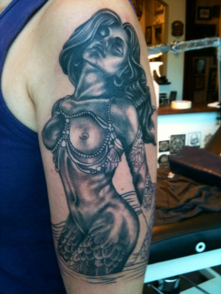meerjungfrau-Tattoo: Meerjungfrau