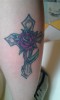 2. Tattoo Kreuz mit Rose auf der Wade