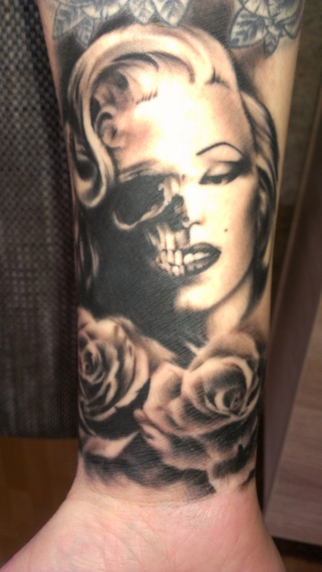 Marylin Monroe Skull 