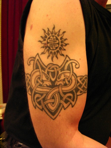 grijnzend Previs site beheerder tattooinkman: Keltisches Armband mit zwei Drachen | Tattoos von Tattoo -Bewertung.de