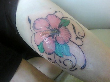 blume mit mädchenkram