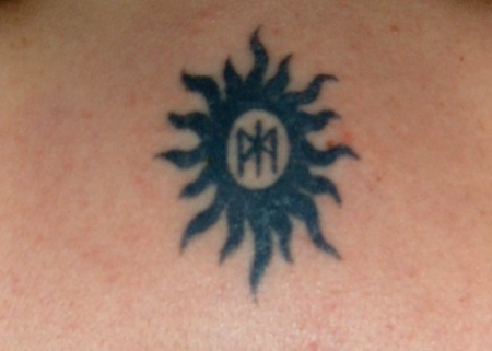 Binderune mit Sonne