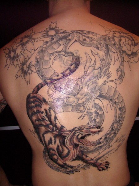 Rücken Tattoo asiatisch
