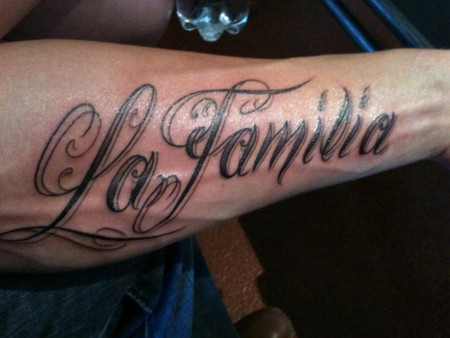 la familia-Tattoo: La Familia Unterarm Spanische Art