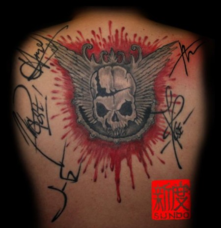 Killswitch Engage Band Logo mit ihren Autogrammen