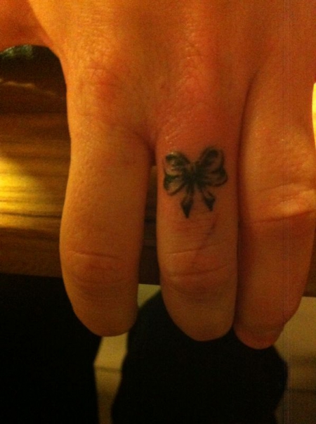 Schleife Mittelfinger