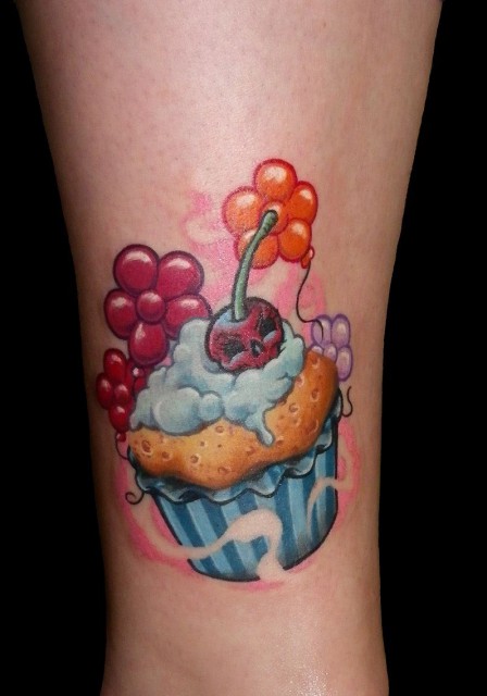 kirsche-Tattoo: Cupcake mit Luftballons