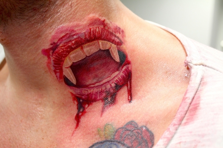 Vampire Biss von Lali Electrographic Tattoo Rosenheim