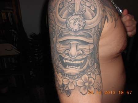 Kabuto Maske Black & Grey in Hamburg gestochen