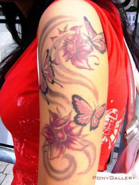 Frau schmetterling tattoo arm 61 Pretty