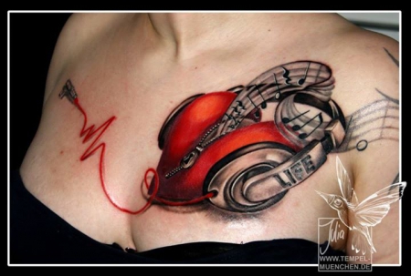 musik-Tattoo: Herz mit Kopfhörer - tattoo by Julia Tempel