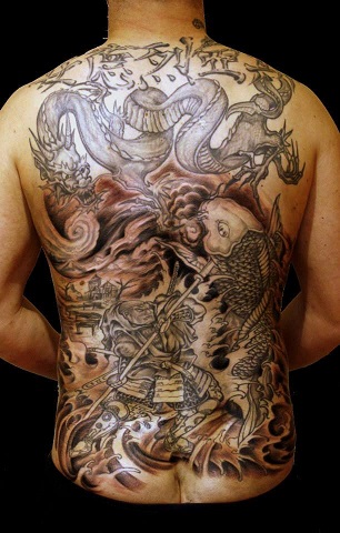 chinesisches tattoo rücken    - tattoo ist noch nicht fertig !!!!