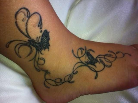 Fuß Tattoo Schmetterlinge