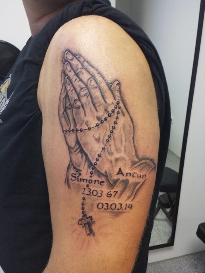 Danci Betende Hande 2 5h Tattoos Von Tattoo Bewertung De