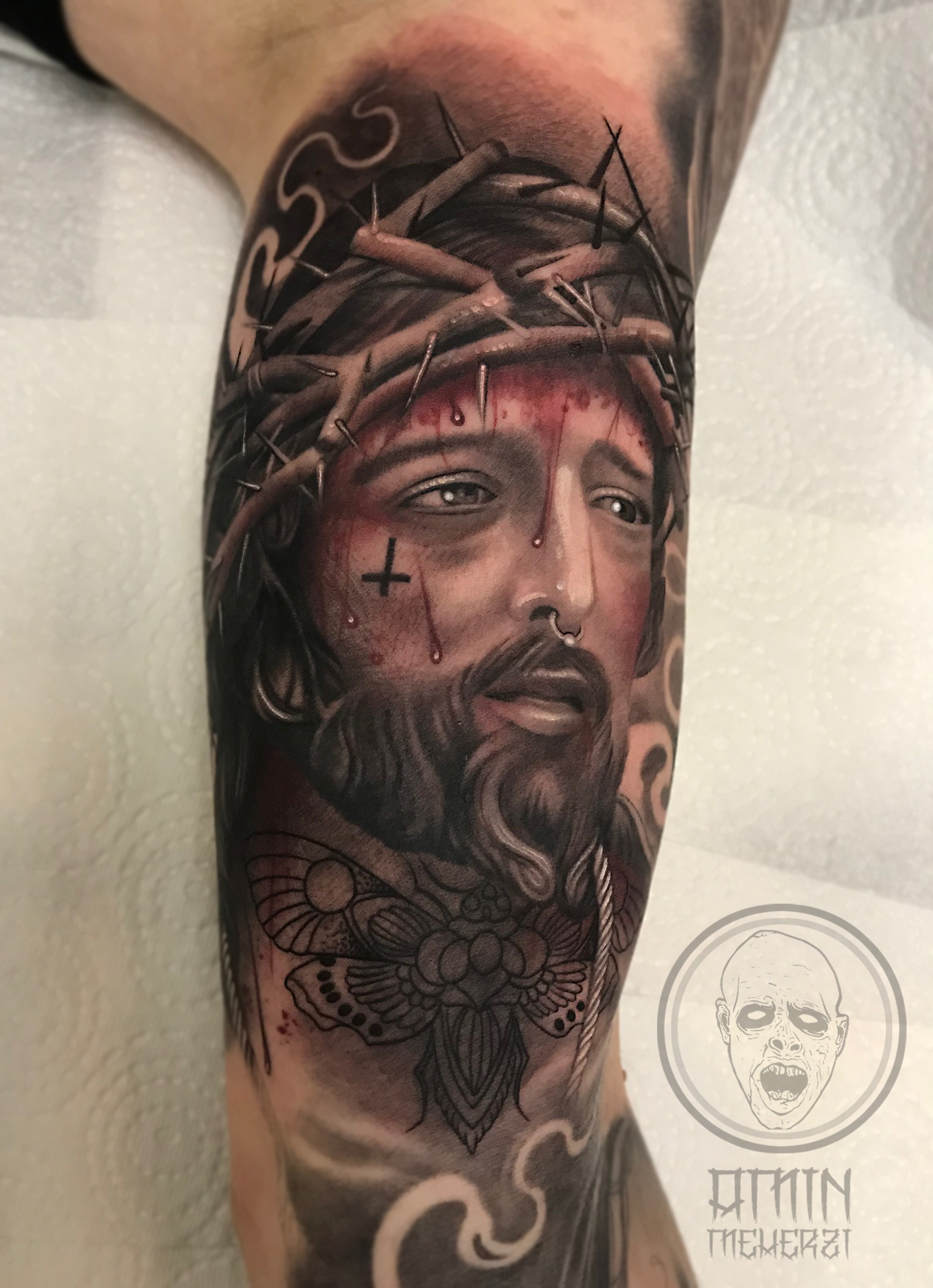Kreuz Tattoo Tatoos Black Lion Tattoo Realistischer Gott Kreuz Lu00f6we  Voru00fcbergehende Fake Tatto, image size:1410x1947