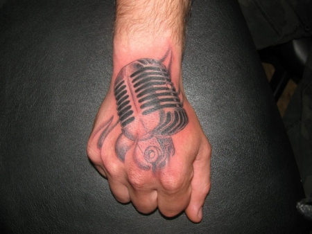 handtattoo elvis mikro