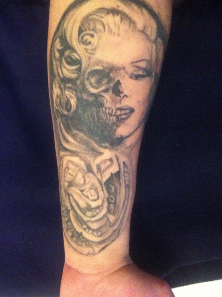 Marilyn Skull