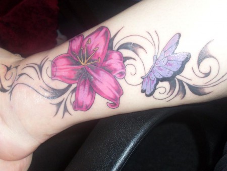 Blume am Bein:) Erstes Tattoo