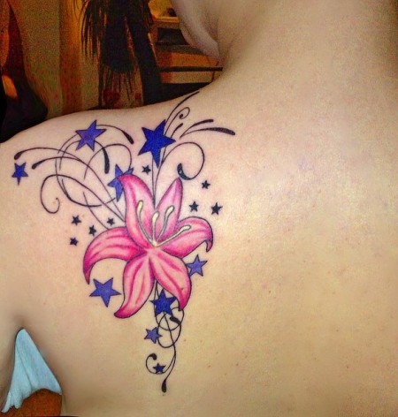 Mein Schulter Tattoo : Blumen & Sterne