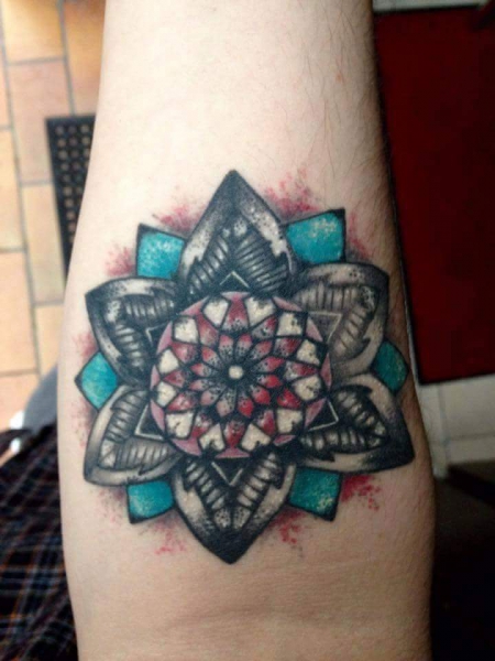Graphic/new traditional style colour tattoo 
