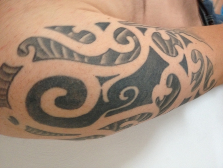 Tribal mit Blume
