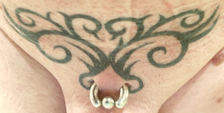 Tattoo mit intim Genital tattooing