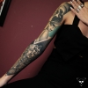 Abgeheilter Sleeve black and grey mit Farbakzenten 