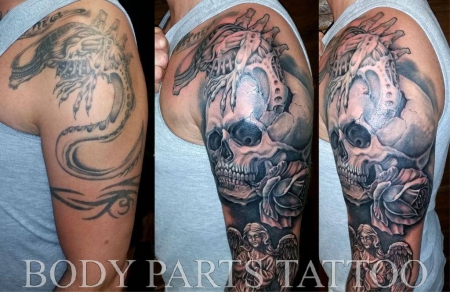 Schädel/Skull Cover Up Oberarm von Holger Body Parts Münster /Tattoo 4 You Wuppertal