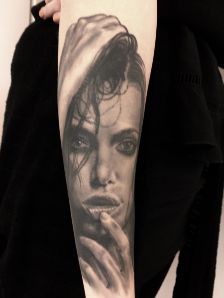 Cda Tattoo Schone Frau Tattoos Von Tattoo Bewertung De