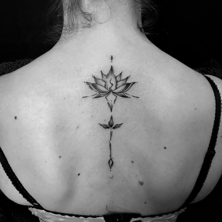 Abstrakt Mandala Blume Tattoo